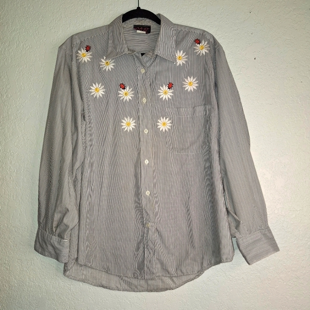 P.G.B. Black & White Daisy & Ladybugs Stripe Long Sleeve Button Shirt Large